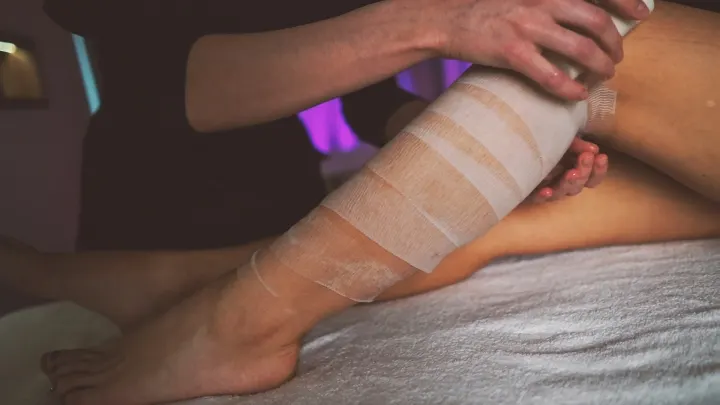 HOTAI Body Wrap w Swarzędzu — modelowanie sylwetki bandażami