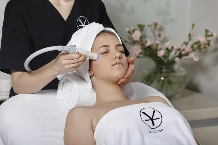 Magic Lift w Swarzędzu — lifting falą radiową, podciśnieniem i światłem LED